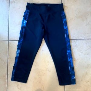 Womens Adidas navy blue active wear calf high pants.
